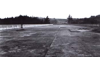 Most přes údolí potoka Šmejkalky u Senohrab. Fotografie pochází z roku 1966